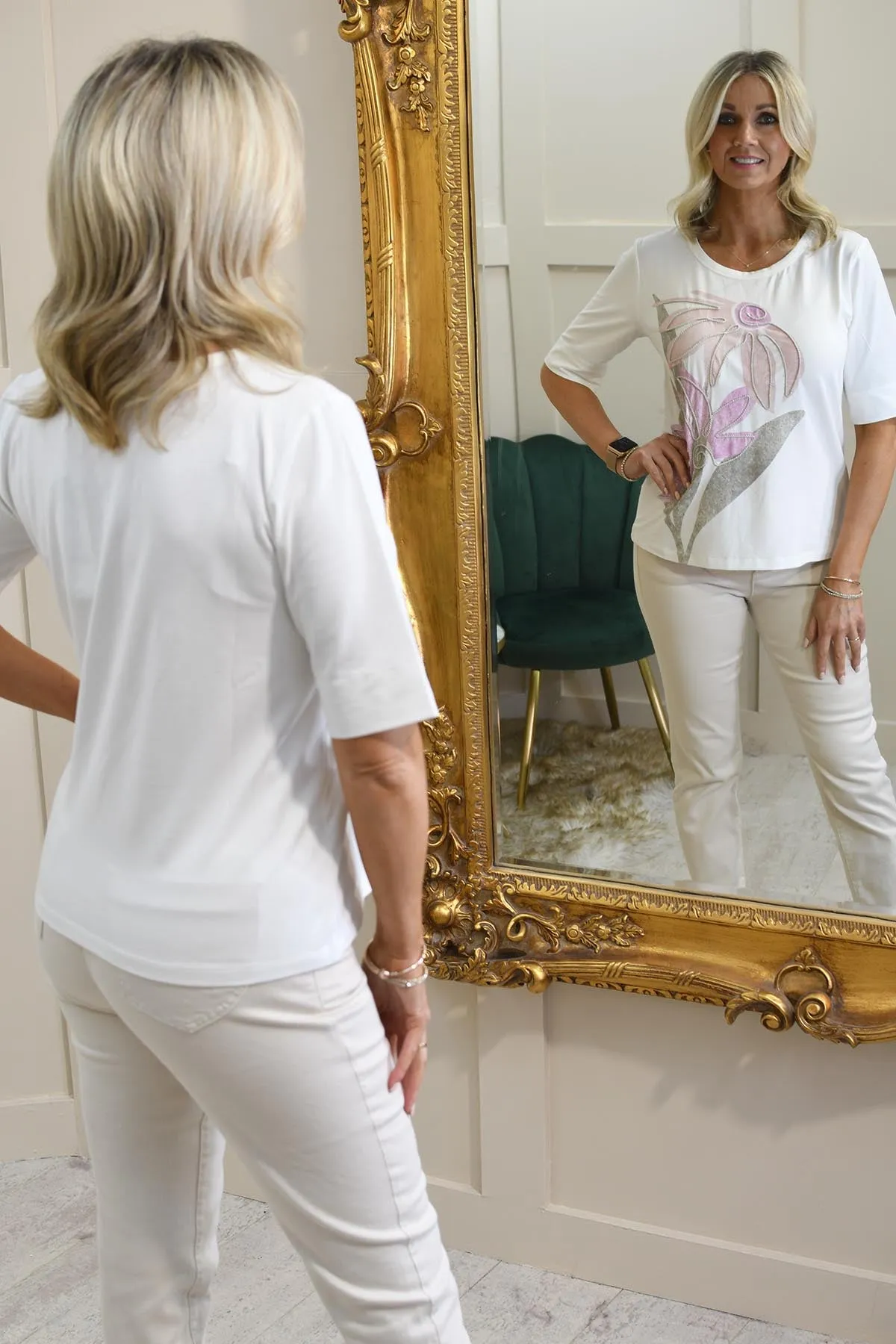 Bianca White Top With Floral Graphic Detail - 56059 31 9 Dinia