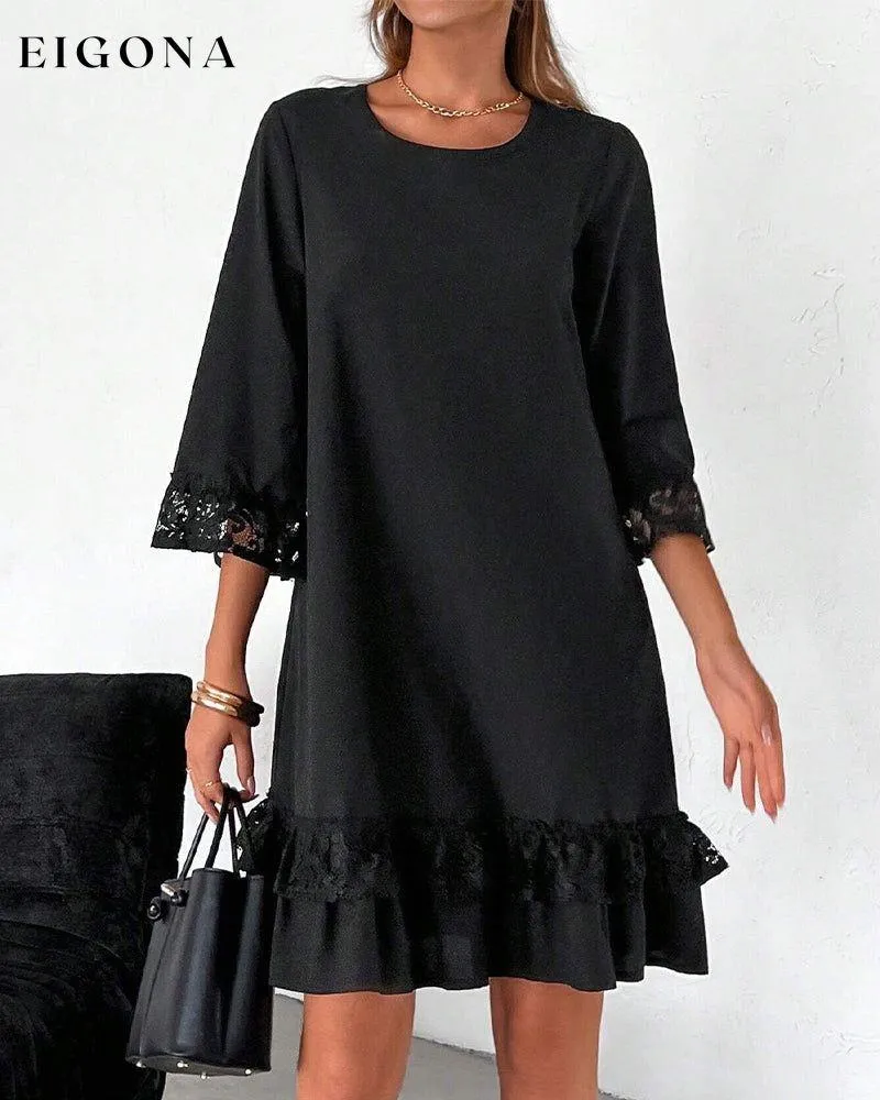 Elegant dress with lace panels