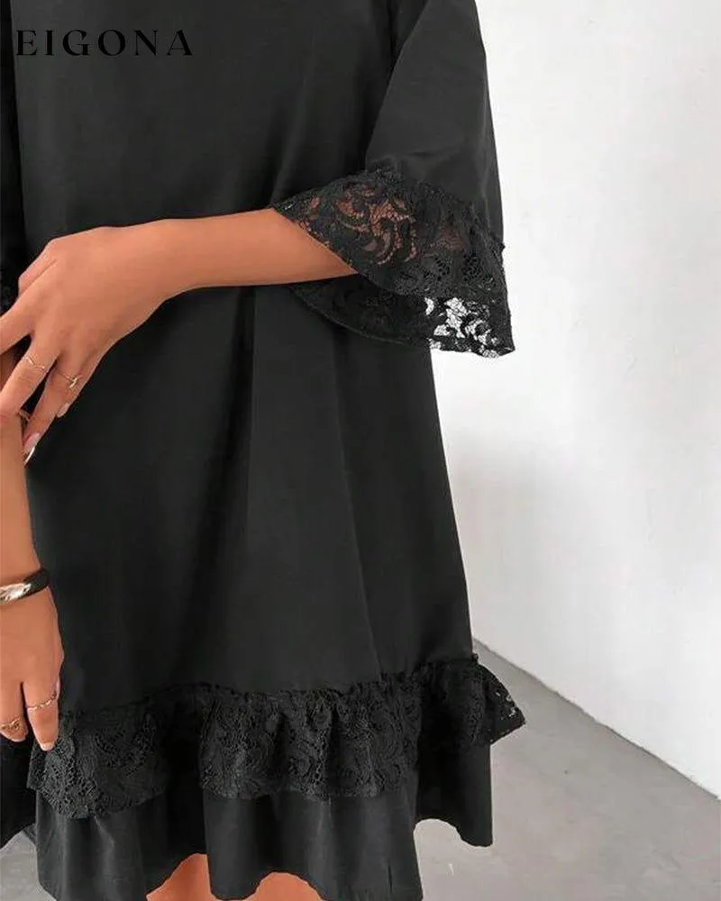 Elegant dress with lace panels