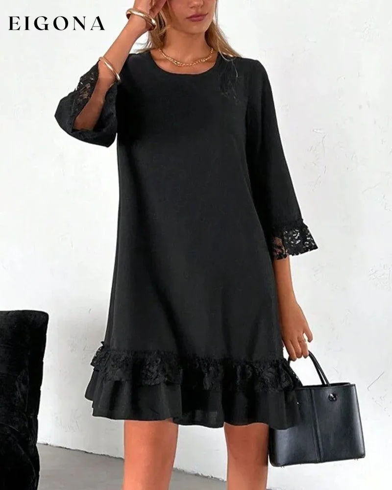 Elegant dress with lace panels