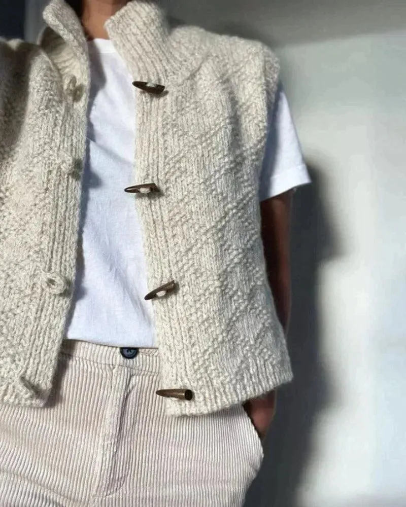 IVY - Classic Sleeveless Cardigan